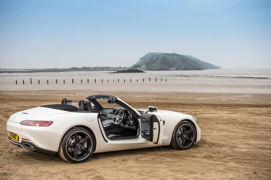  Mercedes-AMG GT Roadster 2017 года  (UK) (фото 6 из 40)